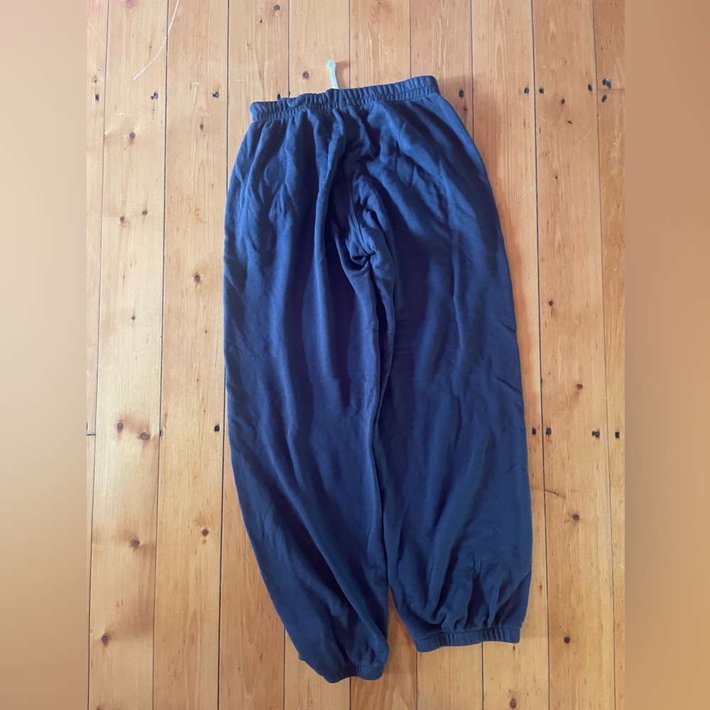 Perfect white tee sweatpants, vintage black (very dark grey), size XS, worn once - Picture 5 of 7